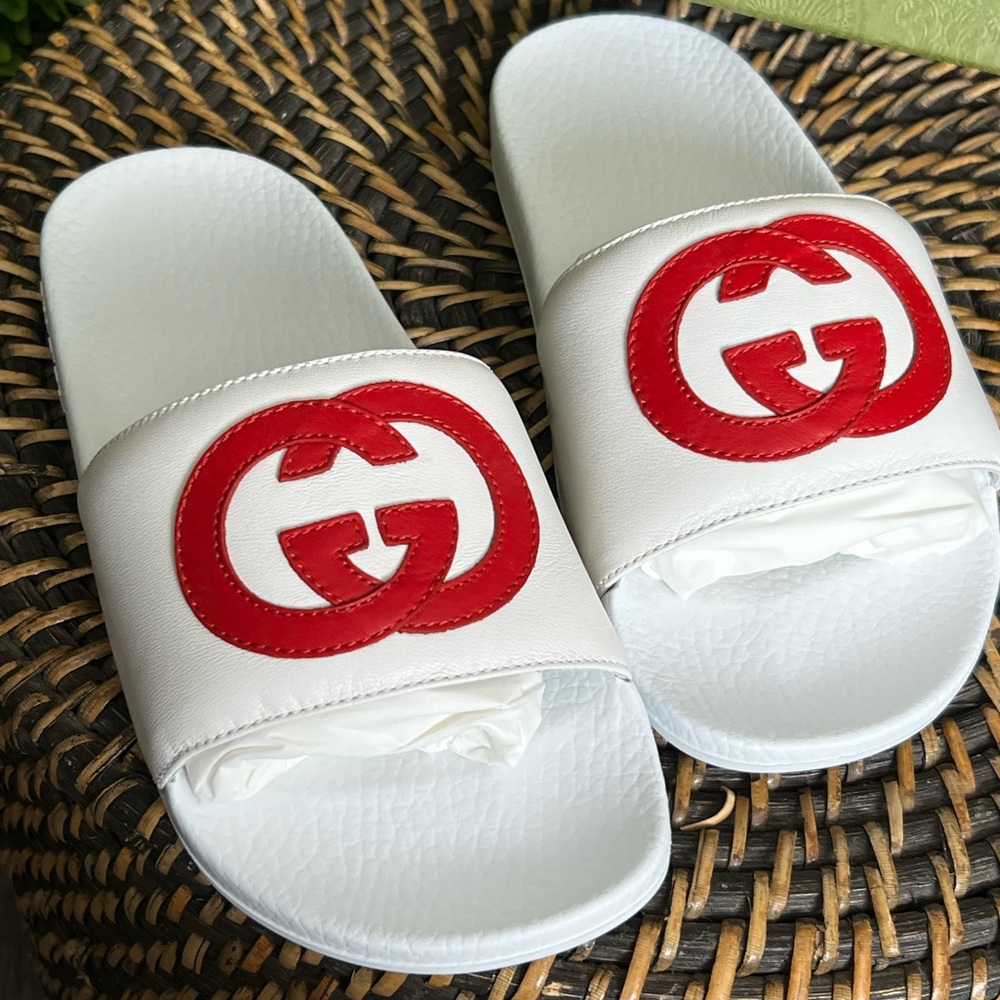 New Gucci white slides Interlocking size 35
